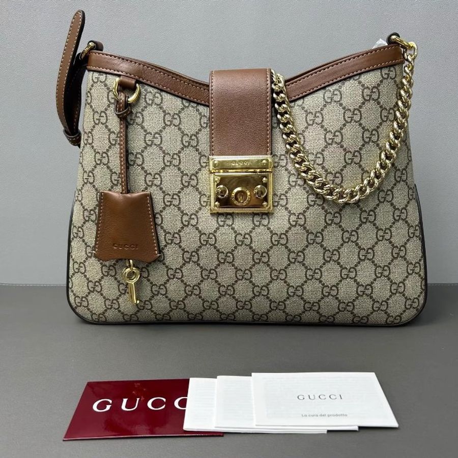 Gucci/古驰 Padlock锁扣包,米色拼乌木色老花帆布,棕色皮革滚边,金色五金配件,可手提单肩斜挎,配可调节链条肩带。配件:册子 尺寸:32*5.5*24CM-0