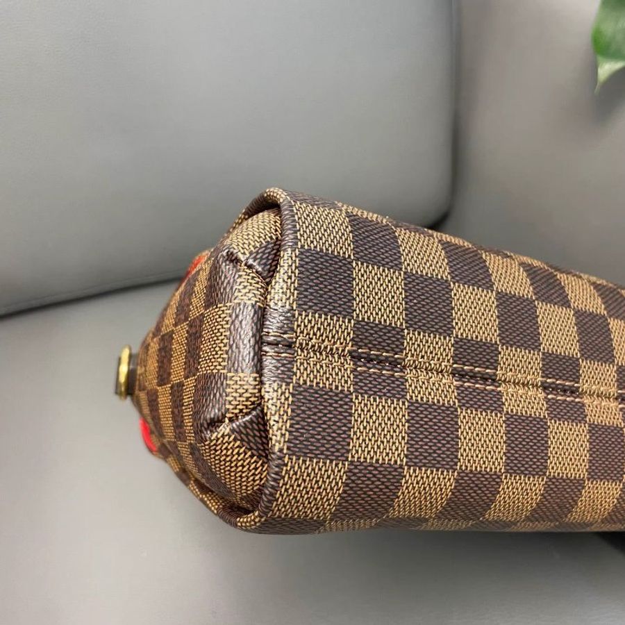 LV/路易威登 Croisette系列棕棋盘格流苏邮差包 手提单肩斜挎都，经典耐看的一款邮差 棕色配皮好打理 上班通勤 日常百搭款  尺寸：22*15*9CM 附件：肩带 流苏-4