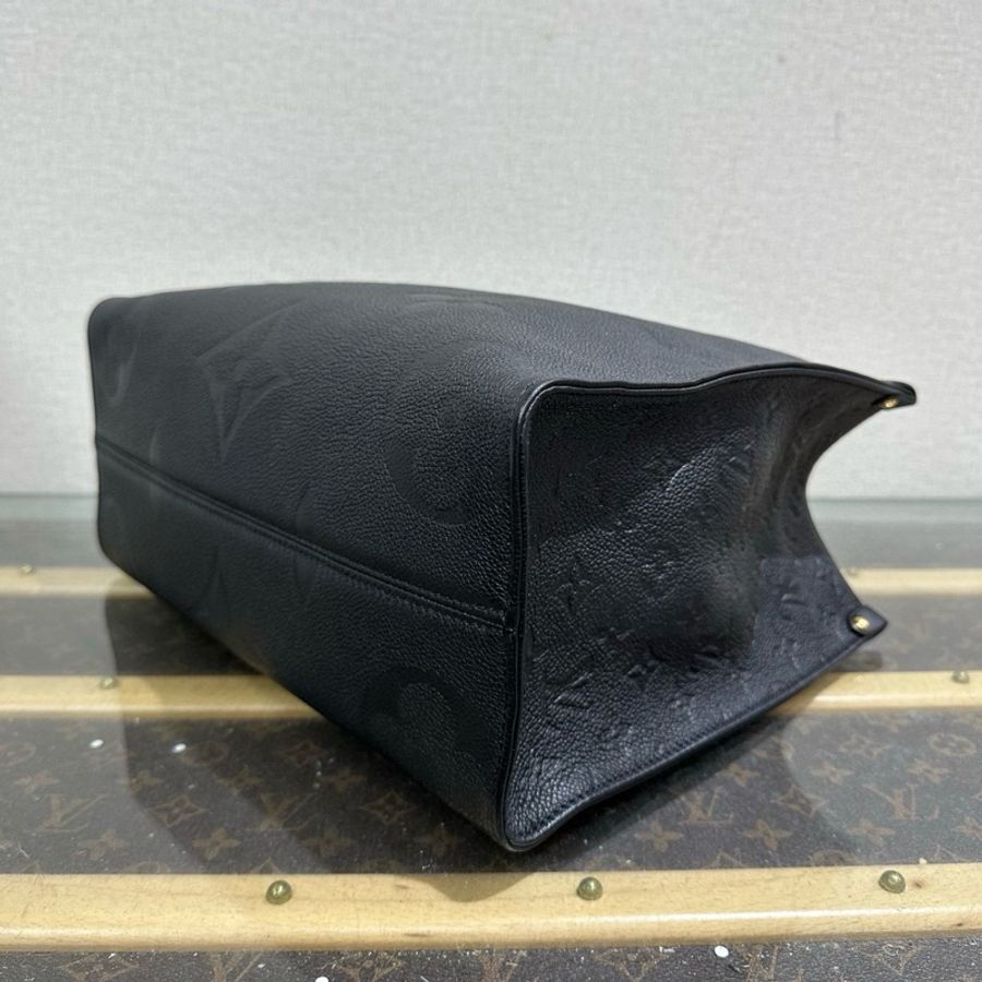 原價11w+🫣Lv黑金壓紋全皮onthego手提單肩托特包-10