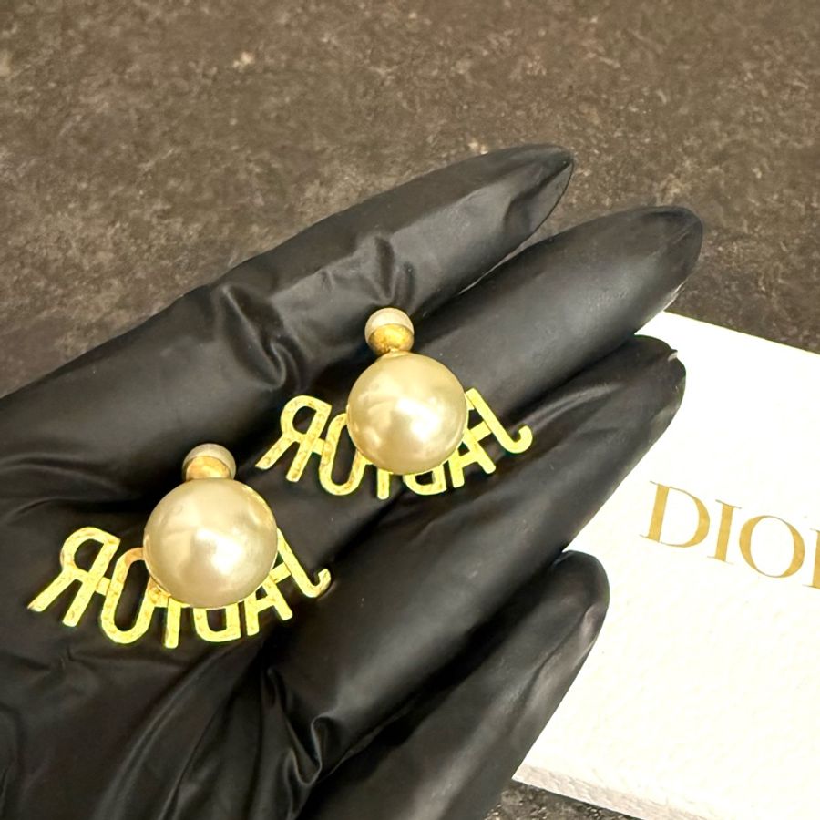 DIOR大logo珍珠耳環-2