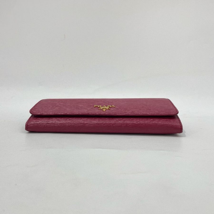 Prada 莓紅色牛皮金釦10卡下蓋長夾-6