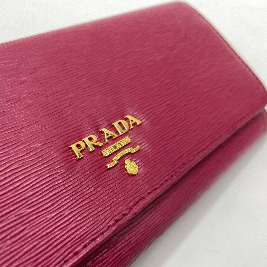 Prada 莓紅色牛皮金釦10卡下蓋長夾-15