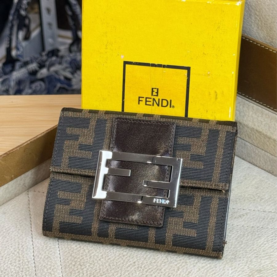 FENDI vintage經典老花法棍三折短夾🤎便宜小物-0