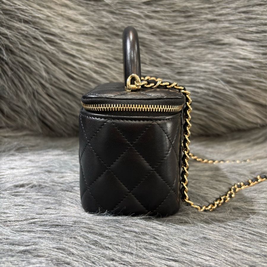 CHANEL AP2846 VANITY CASE COCO HANDLE 黑色羊皮金鍊 化妝包化妝箱長盒子斜背包-4