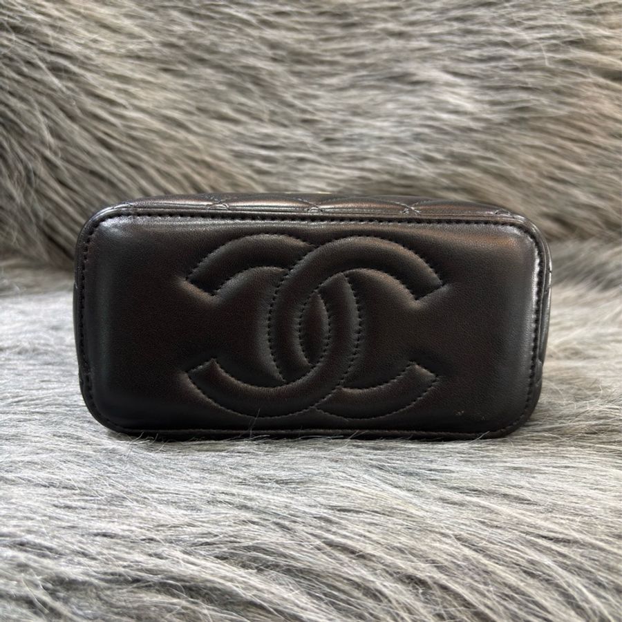 CHANEL AP2846 VANITY CASE COCO HANDLE 黑色羊皮金鍊 化妝包化妝箱長盒子斜背包-5