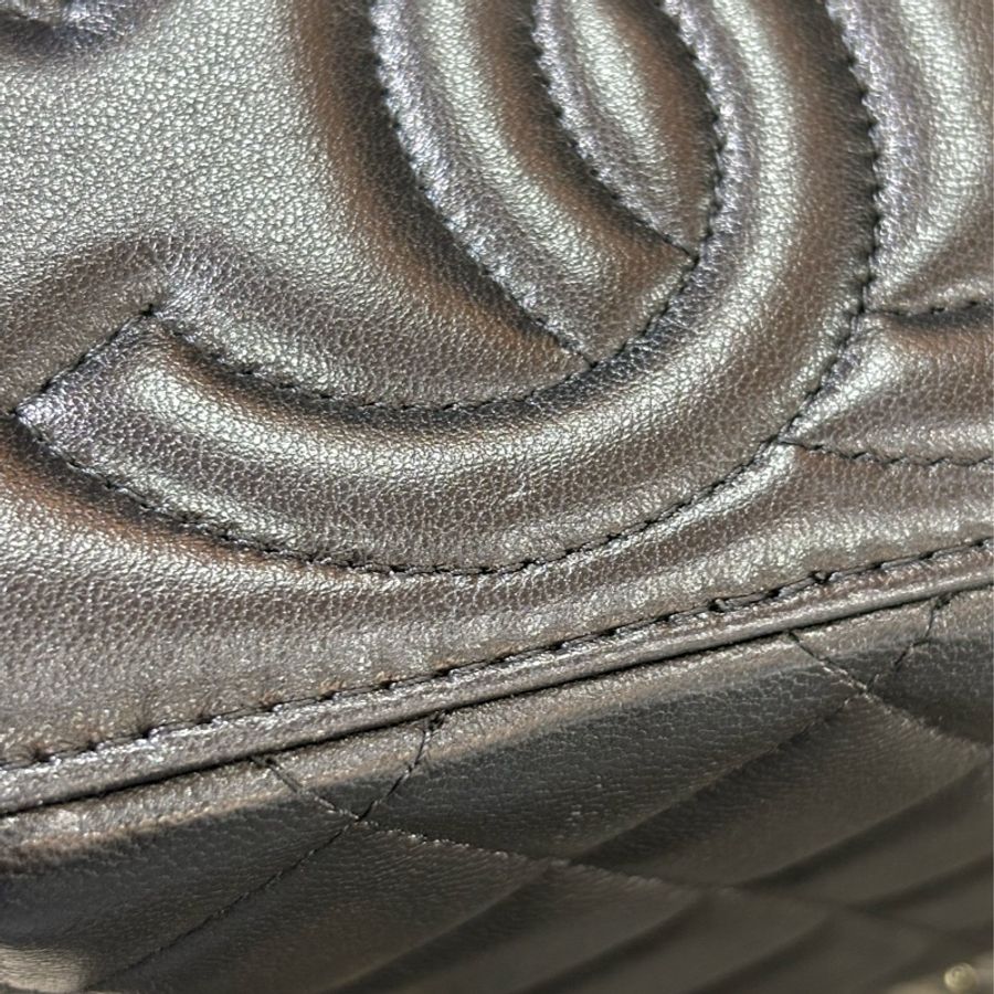 CHANEL AP2846 VANITY CASE COCO HANDLE 黑色羊皮金鍊 化妝包化妝箱長盒子斜背包-11
