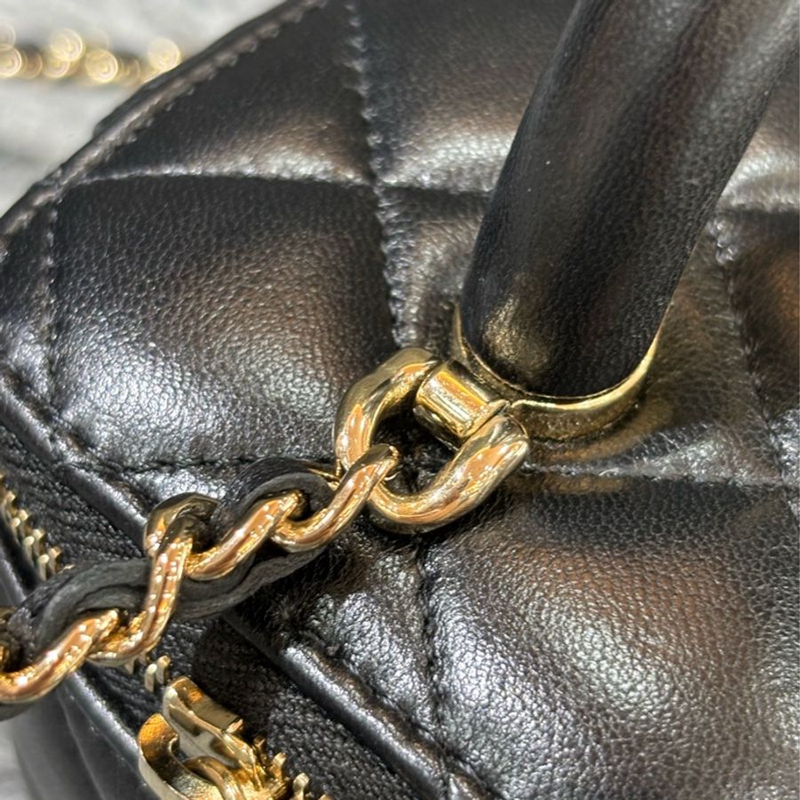 CHANEL AP2846 VANITY CASE COCO HANDLE 黑色羊皮金鍊 化妝包化妝箱長盒子斜背包-15