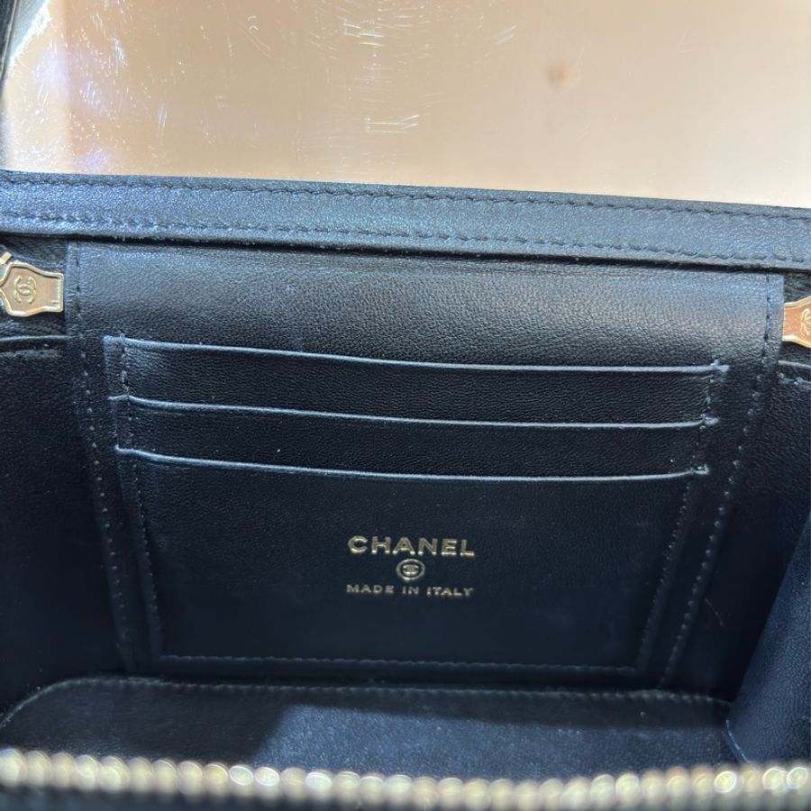 CHANEL AP2846 VANITY CASE COCO HANDLE 黑色羊皮金鍊 化妝包化妝箱長盒子斜背包-29