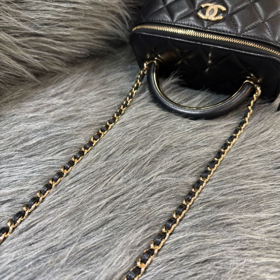 CHANEL AP2846 VANITY CASE COCO HANDLE 黑色羊皮金鍊 化妝包化妝箱長盒子斜背包-40