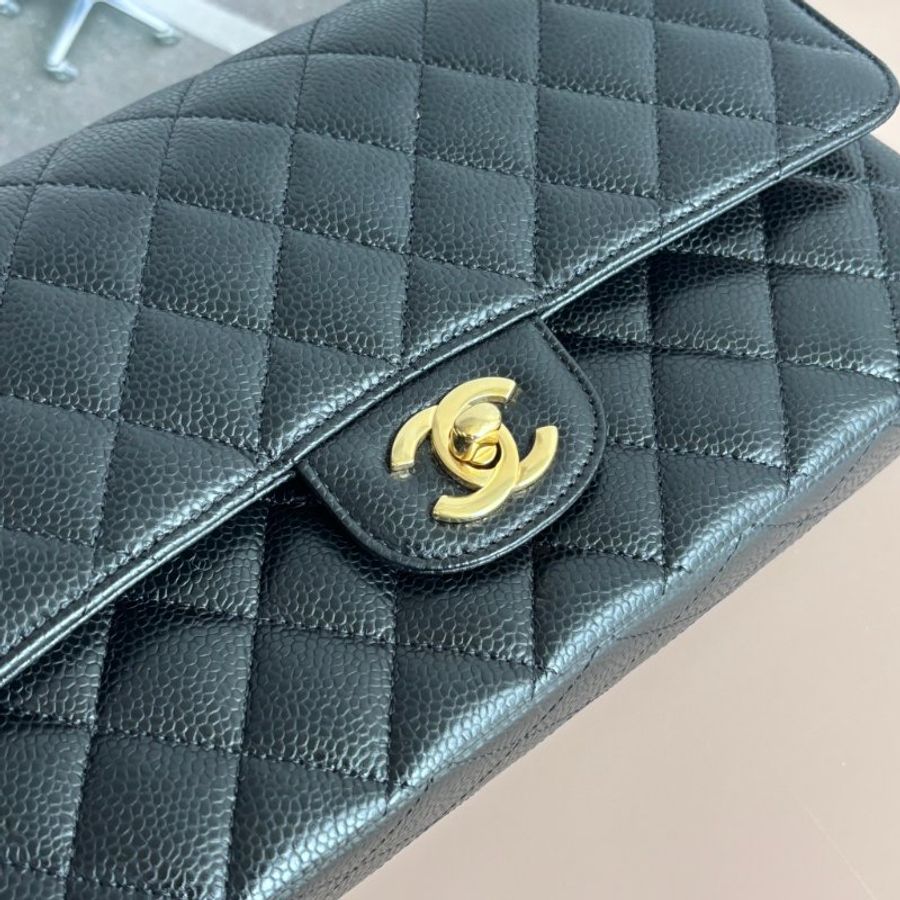 ::CHANEL:: A01112 Classic Flap 黑荔枝皮革 金雙C 經典 11.12 口蓋包 COCO 25-21