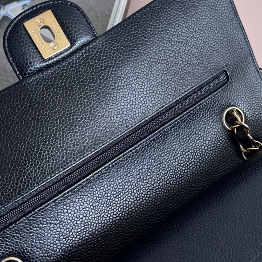 ::CHANEL:: A01112 Classic Flap 黑荔枝皮革 金雙C 經典 11.12 口蓋包 COCO 25-24