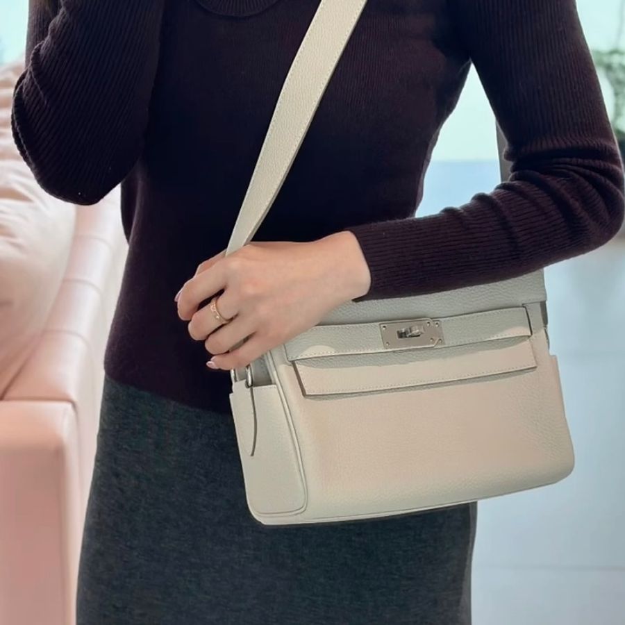 Kelly messenger PM 10 Craie 奶昔白銀釦 Kelly 郵差包-3
