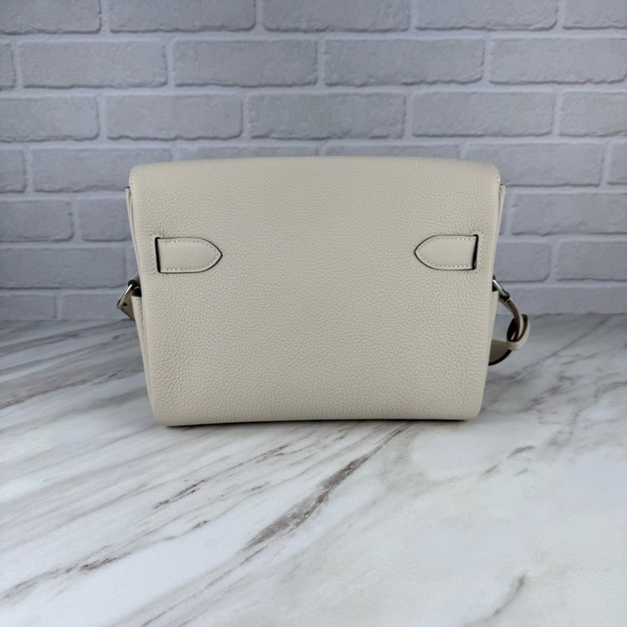 Kelly messenger PM 10 Craie 奶昔白銀釦 Kelly 郵差包-5