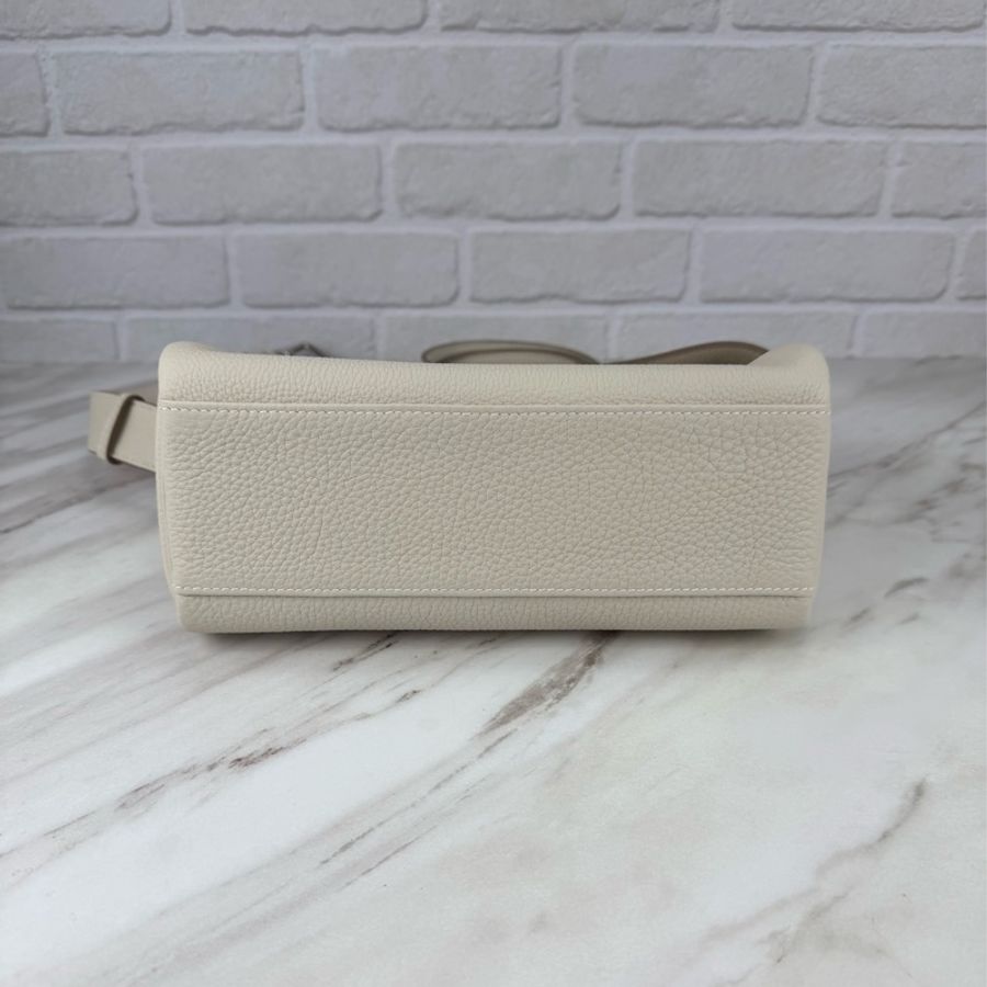 Kelly messenger PM 10 Craie 奶昔白銀釦 Kelly 郵差包-6