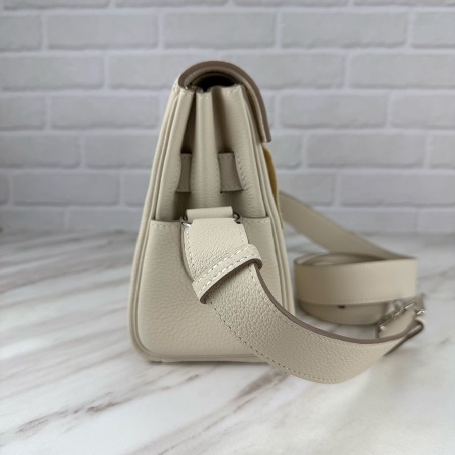 Kelly messenger PM 10 Craie 奶昔白銀釦 Kelly 郵差包-24