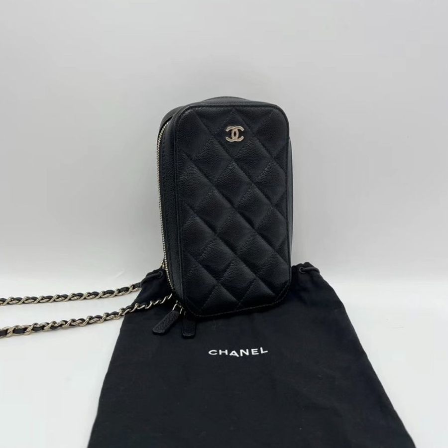CHANEL 黑金荔枝牛皮手機包10*17.5*4 98新配件塵袋-1