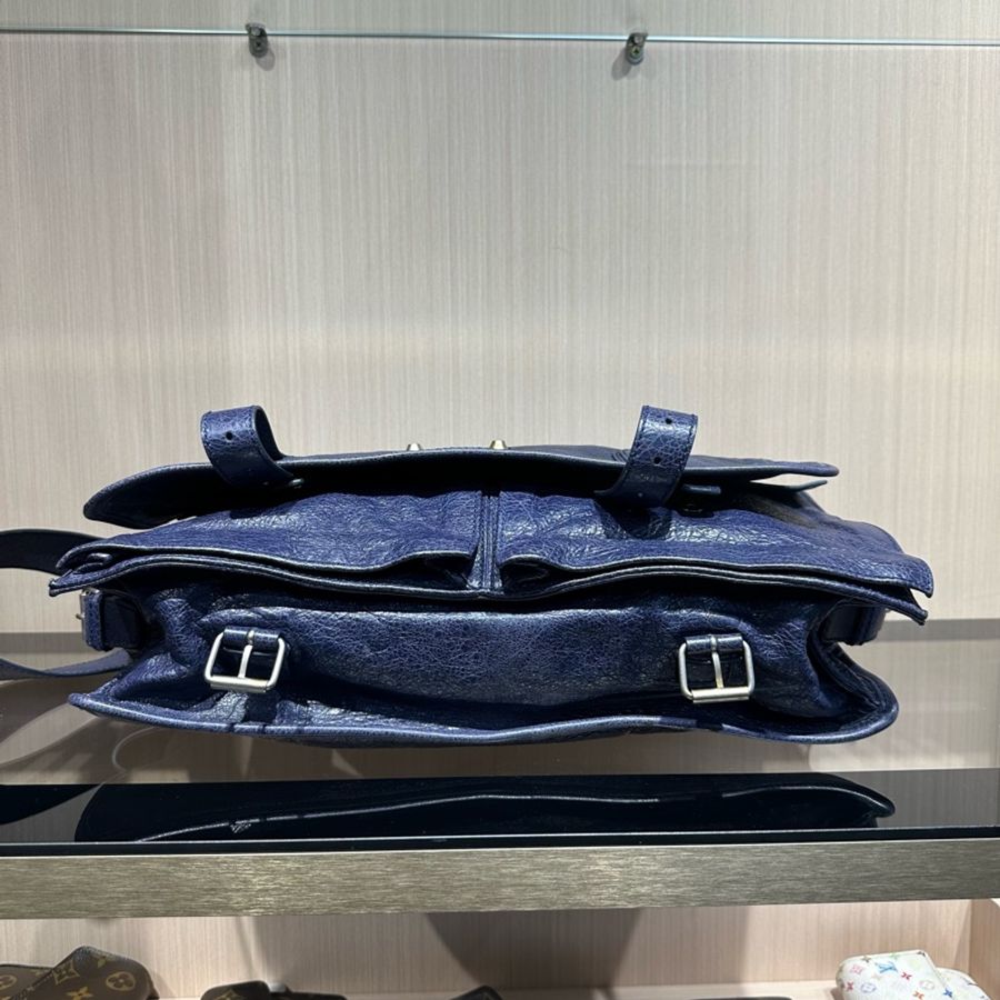 巴黎世家Balenciaga蓝色油蜡皮机车翻盖邮差包-4