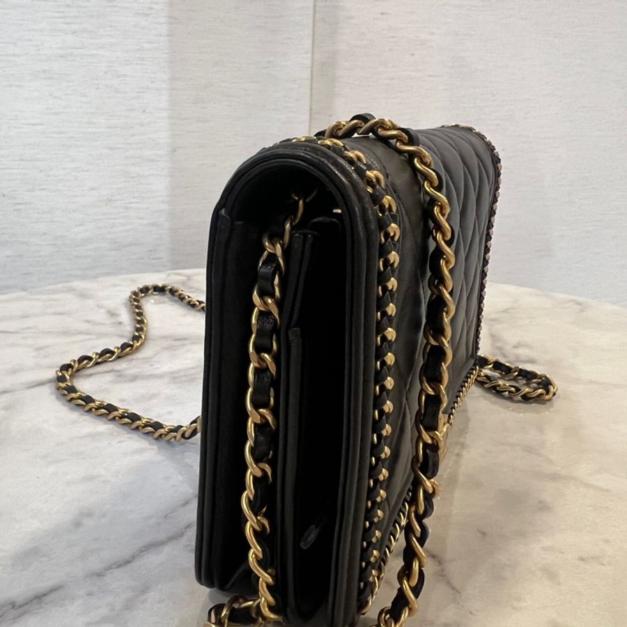 Chanel 黑牛皮霧金釦Boy WOC. A83222-2
