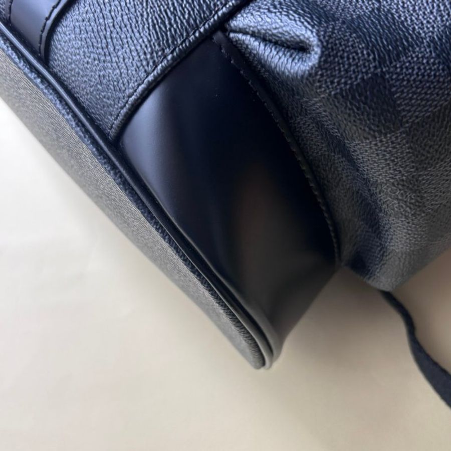 ::LOUIS VUITTON:: LV Christopher 黑色棋盤格男士後背包-6