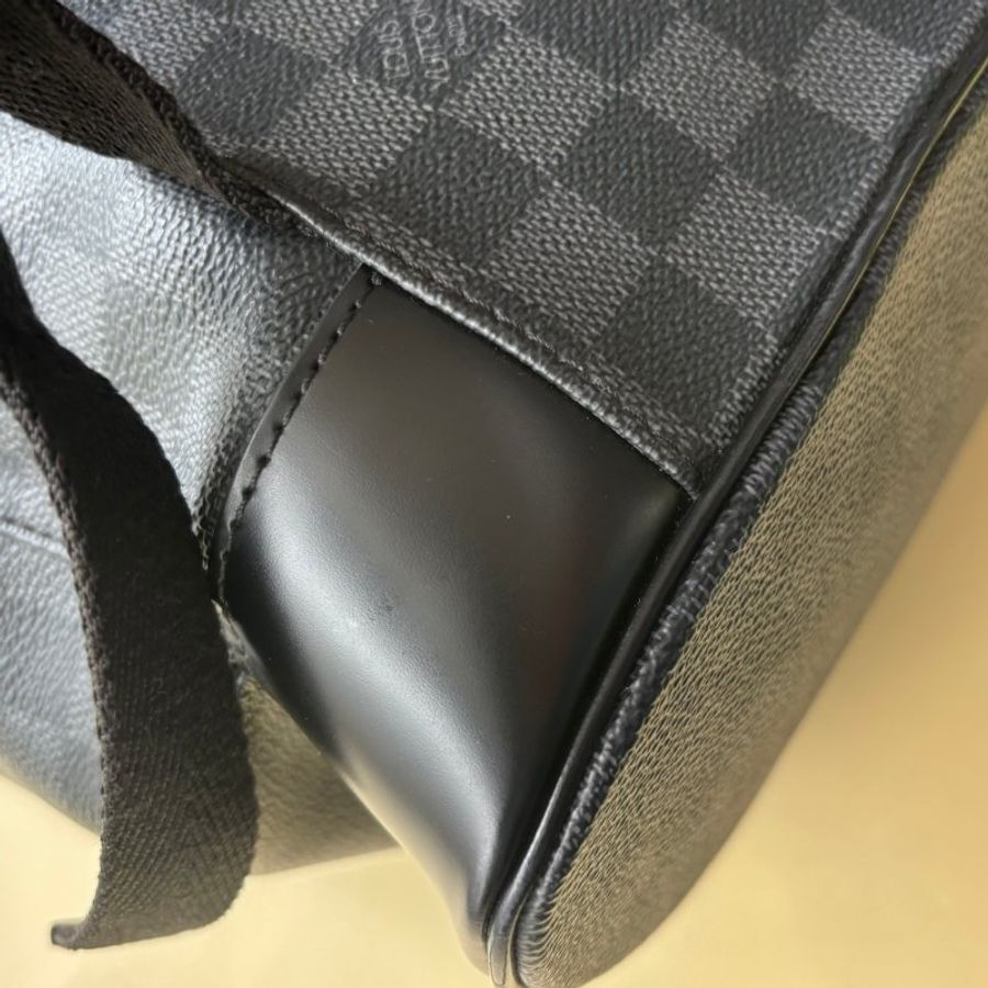 ::LOUIS VUITTON:: LV Christopher 黑色棋盤格男士後背包-21