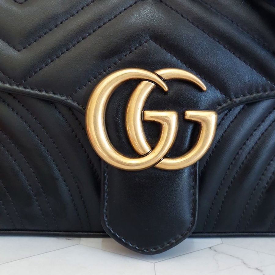 Gucci Marmont 🎀現品實拍 🎀仿舊 金雙G 皮革斜背/肩背包-26cm(443497-黑)~二手品約9成新-53