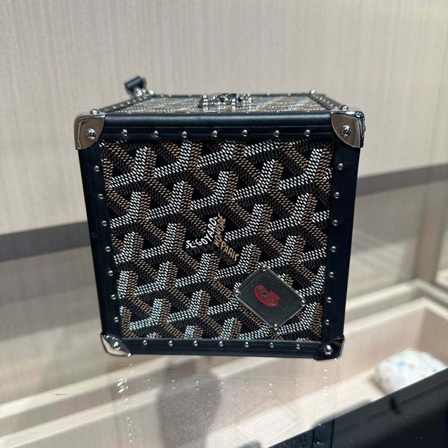 戈雅GOYARD Dé 老花满印锁扣开合 帆布拼皮 手腕包-6