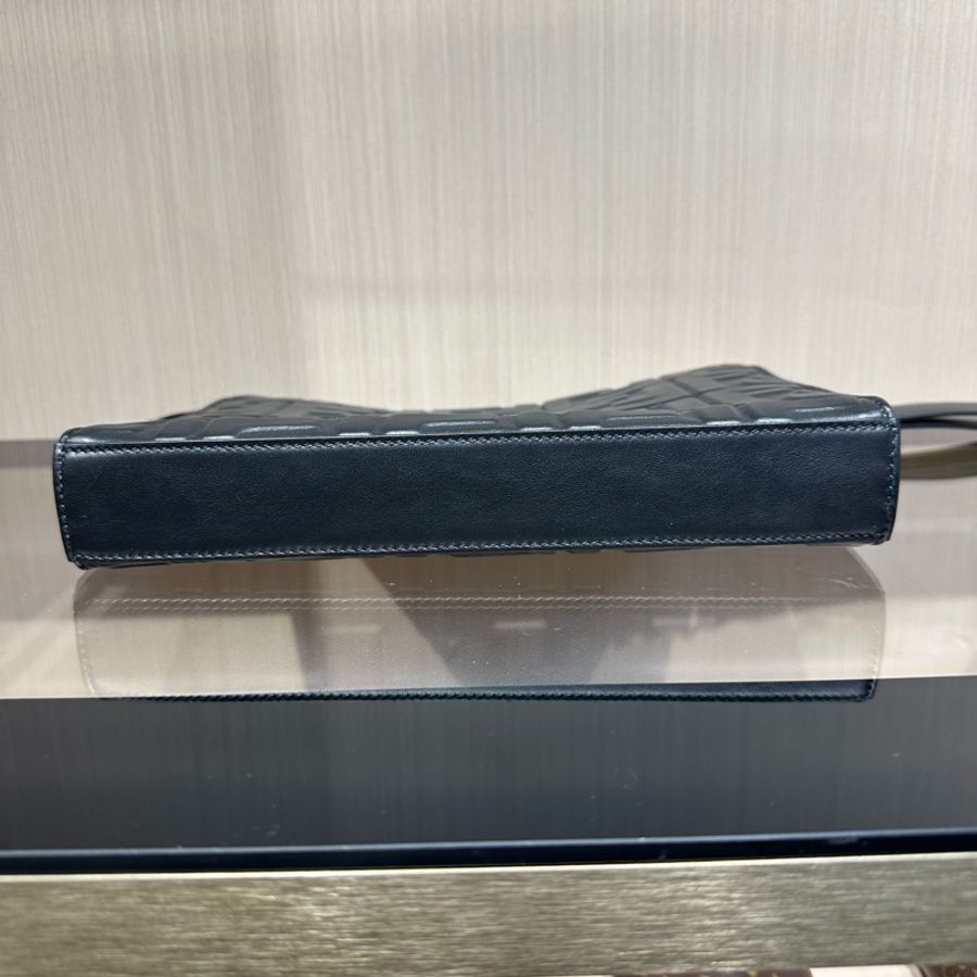FENDI芬迪 双FLogo压印纯色 纳帕皮革 手拿包-7