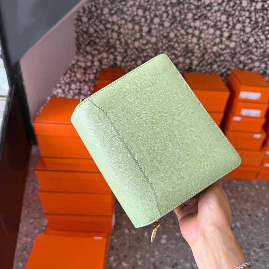 Hermes Roulis19-1