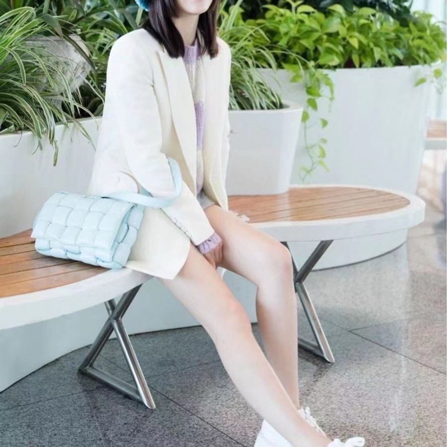 促銷品Roger Vivier Viv' Skate皮革運動鞋銀扣 37碼-4