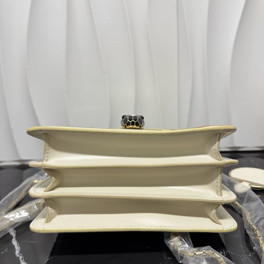 寶格麗 BVLGARI 蛇頭風琴包手提,單肩晚宴包, Million chain 圖案 小牛皮斜挎包 黑瑪瑙眼黑白琺瑯蛇首搭扣 單肩包手提包 白瑪瑙色-3