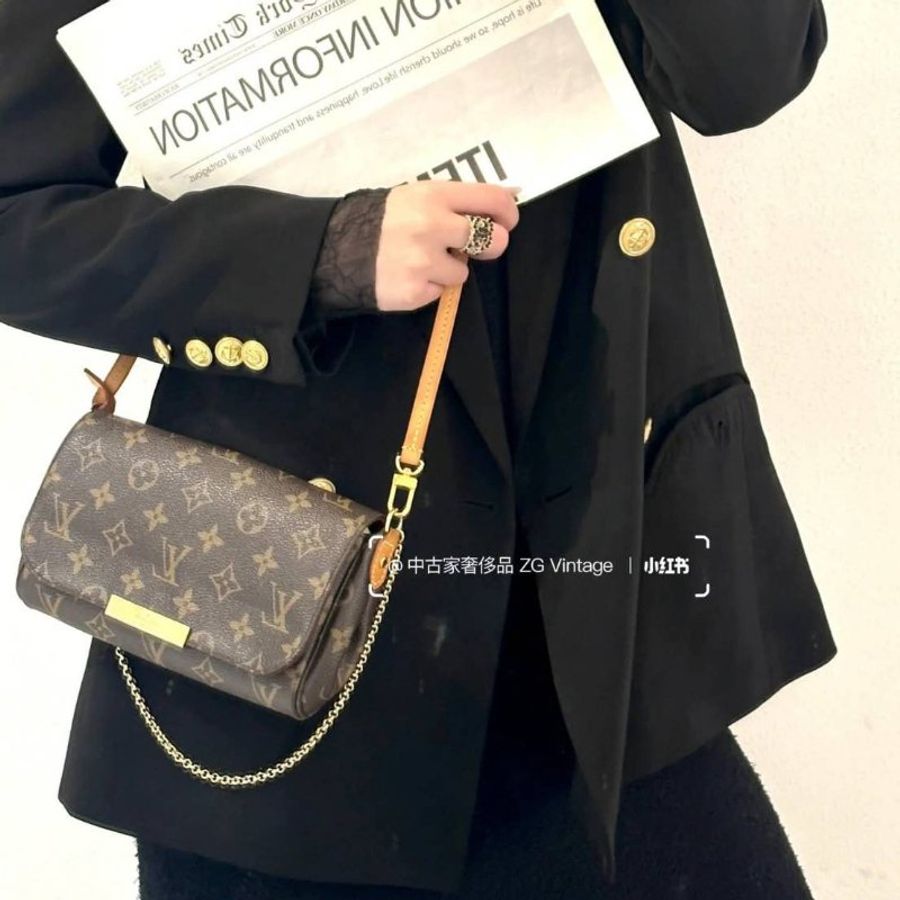 LV 經典老花M40717 🎀現品實拍 🎀 Favorite PM (小) 經典花紋鍊條肩背包 斜背包~二手-8