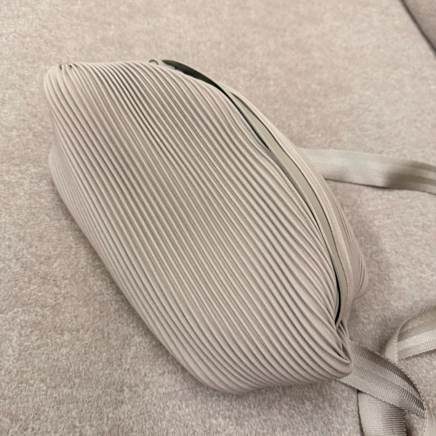 Pleats please 米色腰包-5