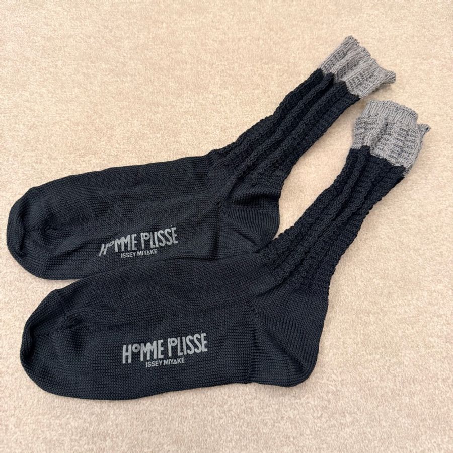 Homme Plisse 皺摺長襪 黑色-0