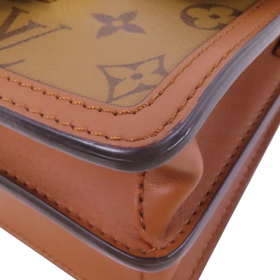 LOUIS VUITTON Monogram Reverse Mini Dauphine金扣肩背袋-11