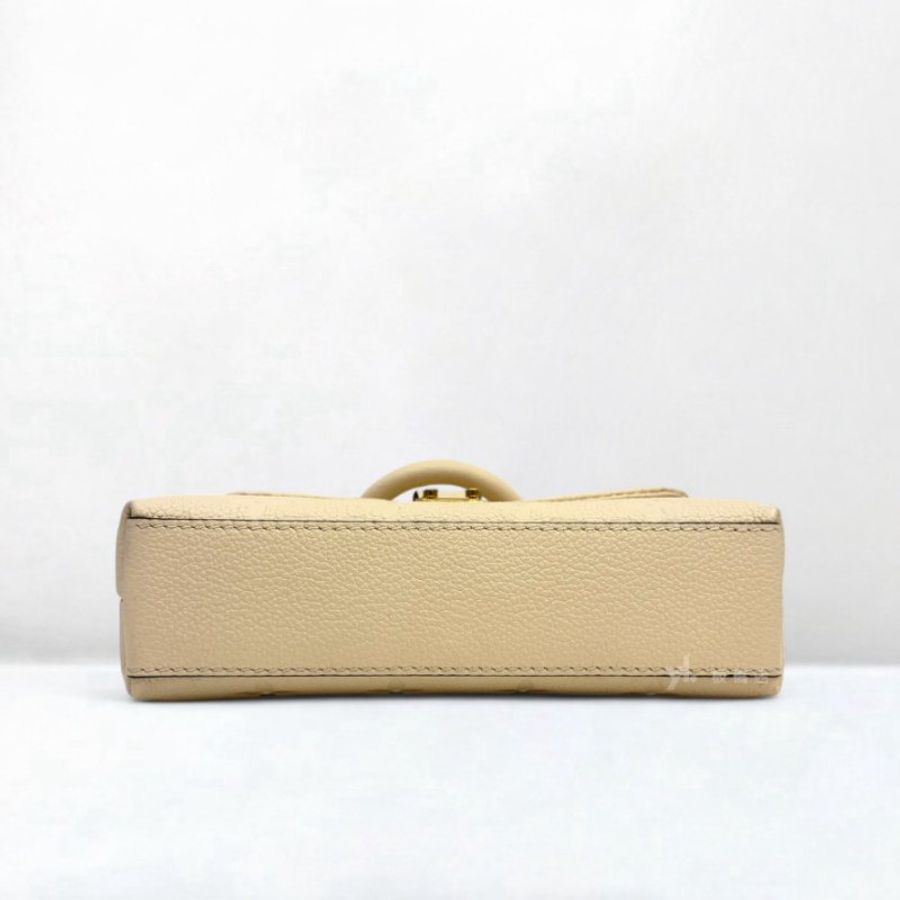 LV Nano Madeleine奶油色牛皮壓紋鍊條包M12145-5