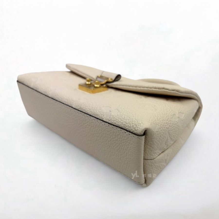 LV Nano Madeleine奶油色牛皮壓紋鍊條包M12145-7
