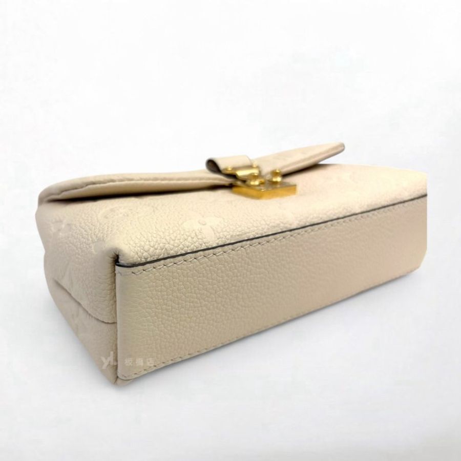 LV Nano Madeleine奶油色牛皮壓紋鍊條包M12145-8