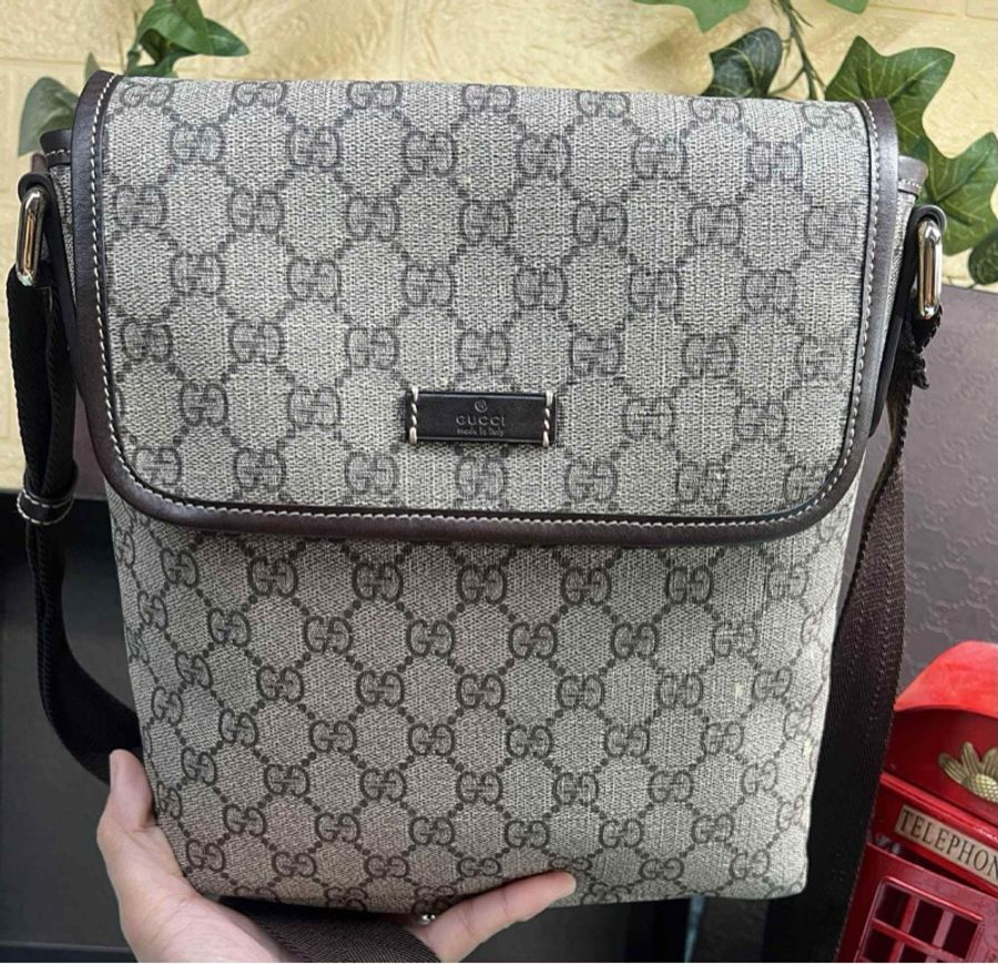 💥Gucci 防水 PVC 223666下蓋掀蓋磁釦 斜背包/郵差包（中性款）💥-8