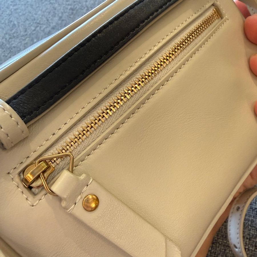 YSL 絕版牛皮皮特金釦流蘇腰包 奶白色 專櫃正品-14