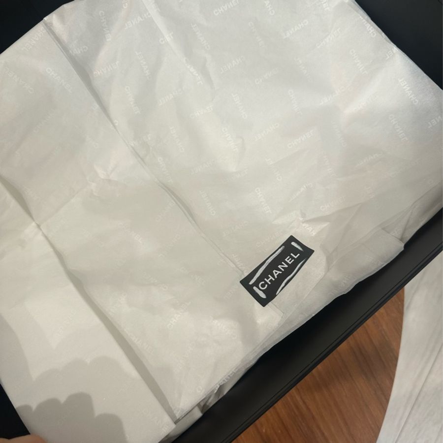 Chanel 香奈兒經典款22bag小號黑金 牛皮99新 狀況都有拍出來 全球保固內(到2028)-23