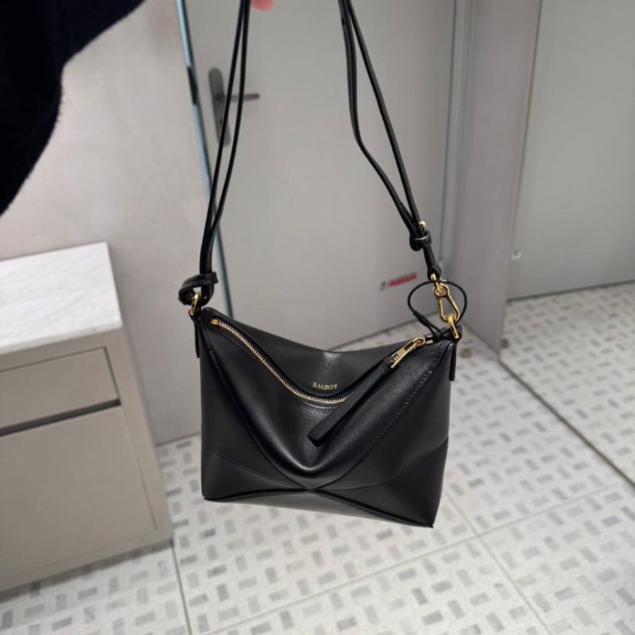 🎉新品好折扣✨Loewe 亮面納帕小牛皮 Puzzle Fold Pouch包 黑色-6