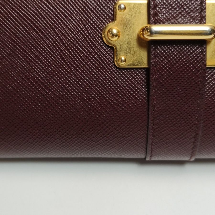 Prada Cahier牛皮純色字母Logo插扣錢包-11