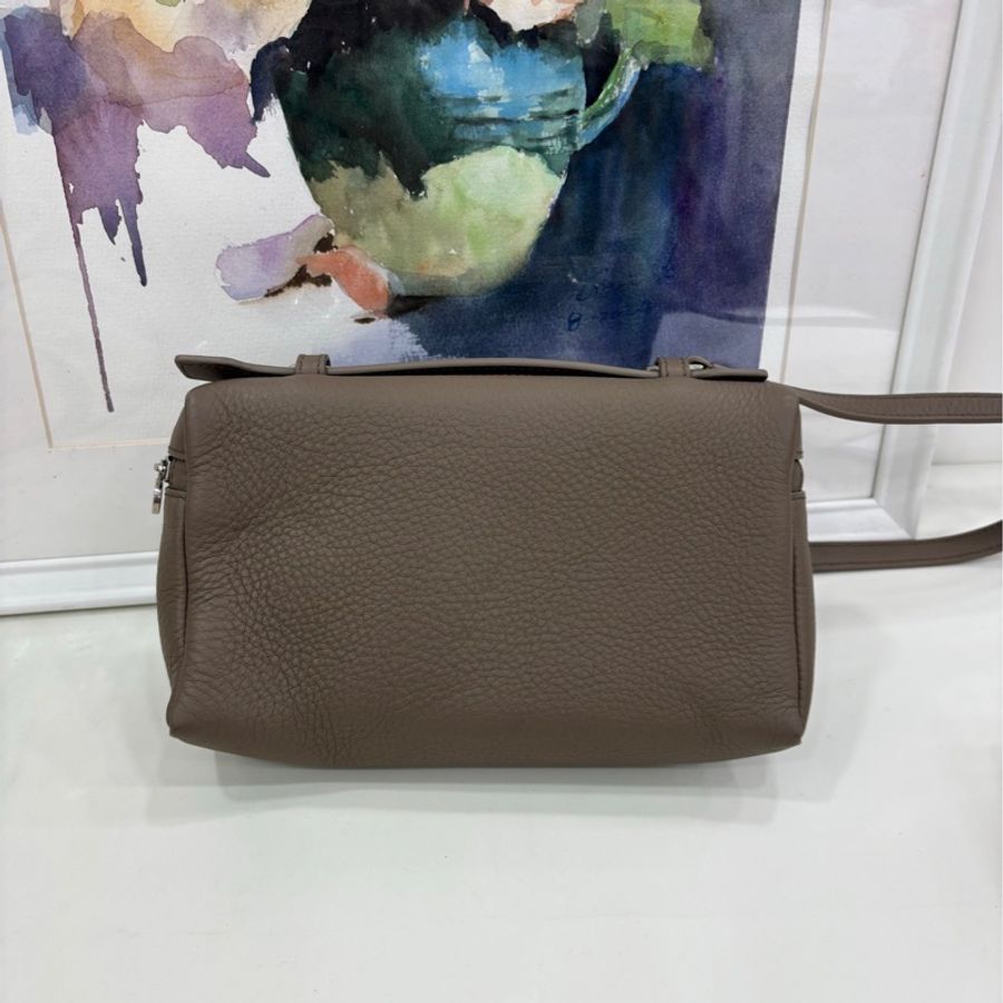 Loro Piana L19 大象灰銀色 23年購證 尺寸:19×11×6.5cm-2