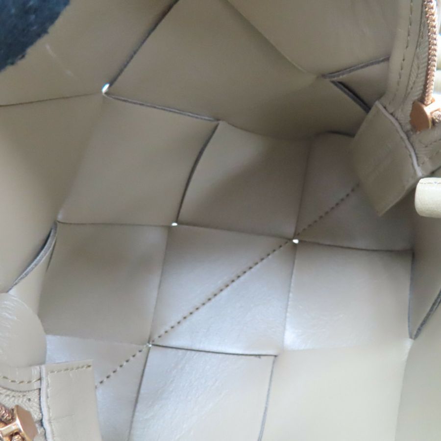 綠色羊皮卡帶肩背 701915【BOTTEGA VENETA BV 寶緹嘉】 701915-4