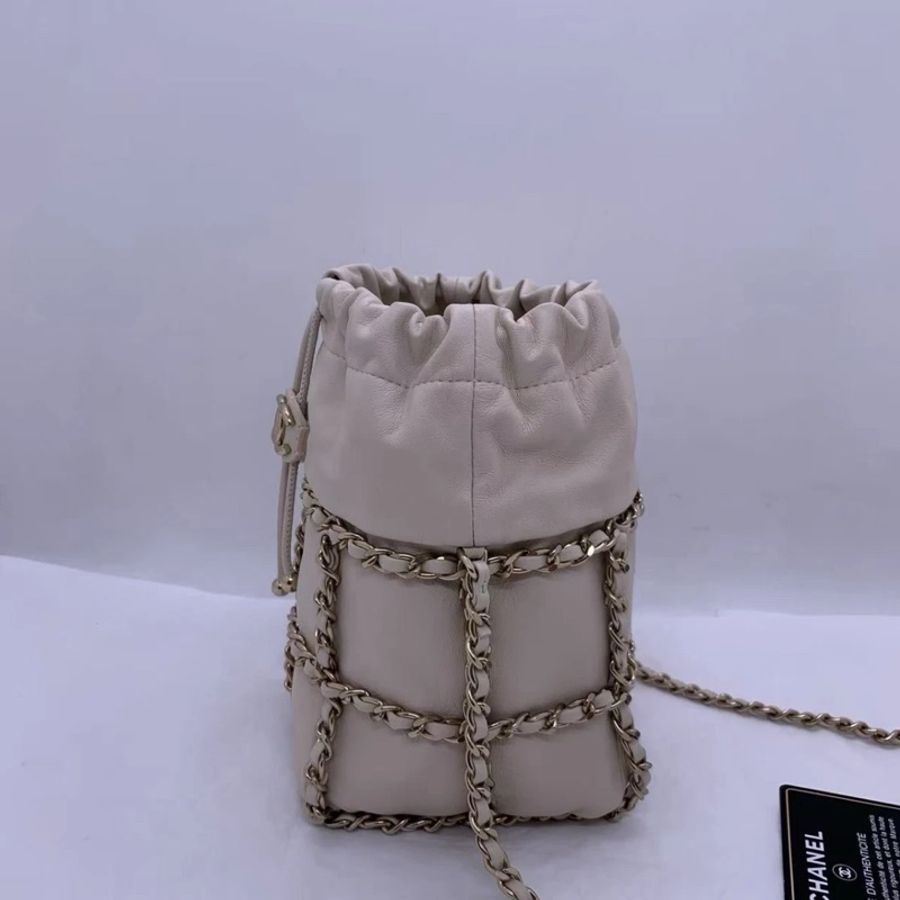 CHANEL Drawstring Bag Crossbody 白色單肩包鏈條包-3