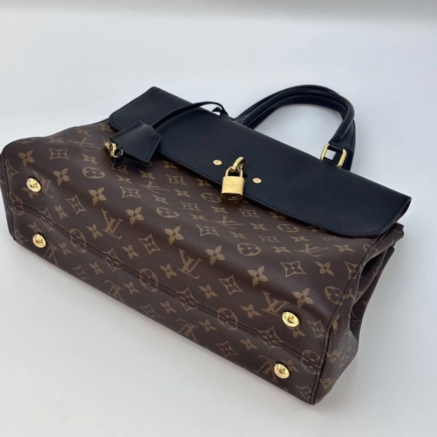 LV 老花拼色Venus手提斜背包34*22*12 98新配件塵袋購證鎖鑰匙-1