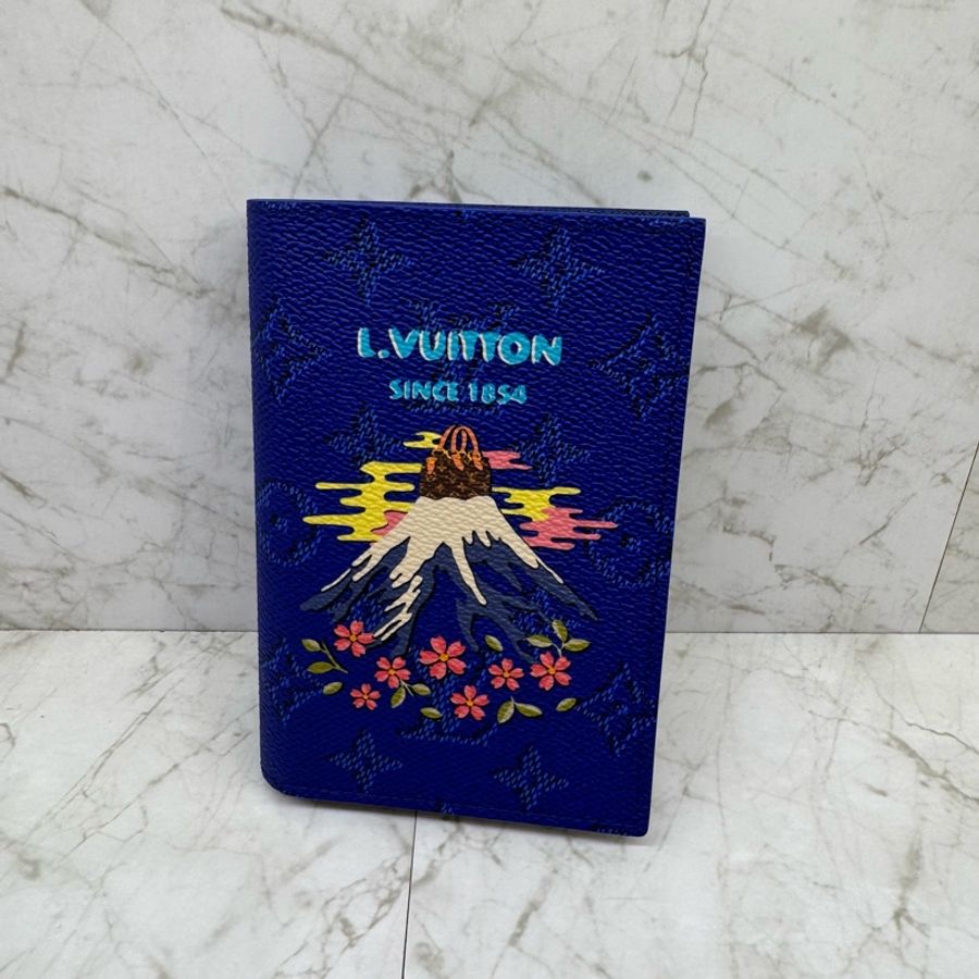 LV藍色老花富士山造型護照套-0