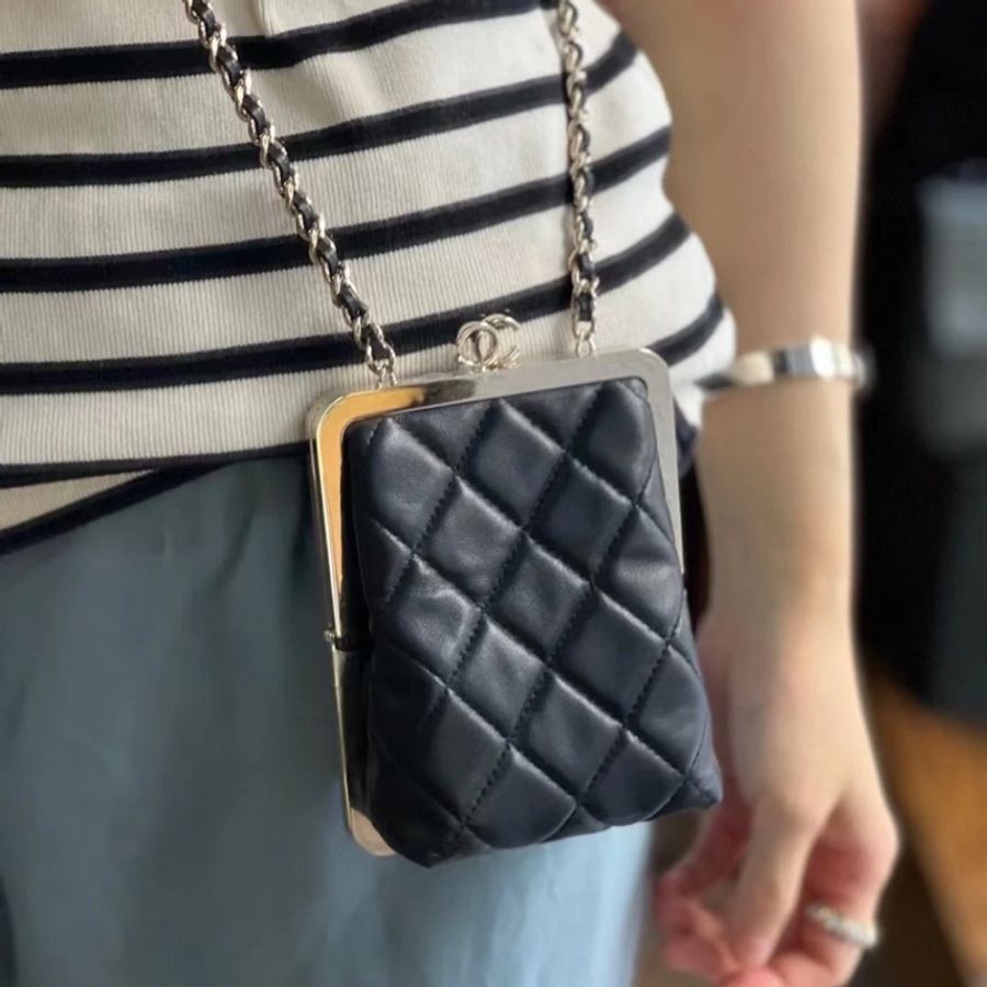 Chanel香奈兒22s新款黑金蛙口包鏈條包,鐳射31開-5