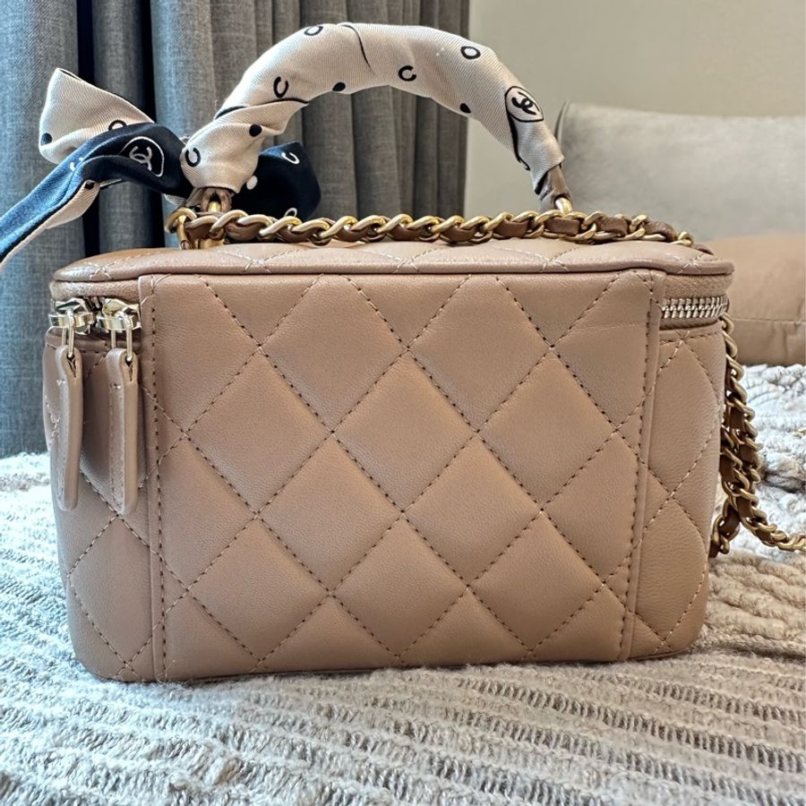 Chanel 長盒子 化妝包 側背包 米色 台灣專櫃購入全配-9