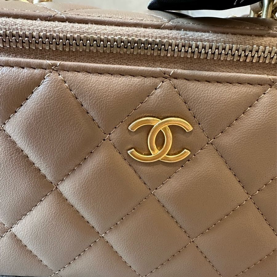 Chanel 長盒子 化妝包 側背包 米色 台灣專櫃購入全配-28